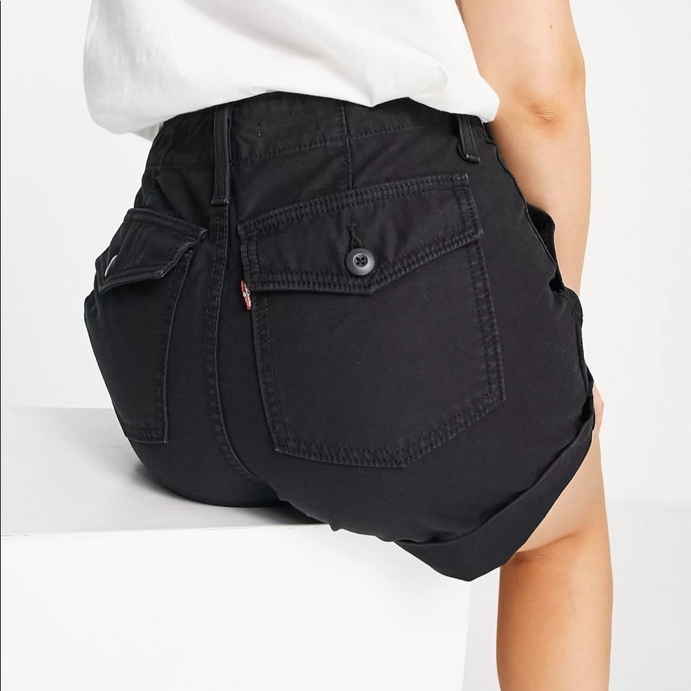 NWT Levi’s Ribcage High Waist Utility Shorts In Washed Black - Picture 2 of 9